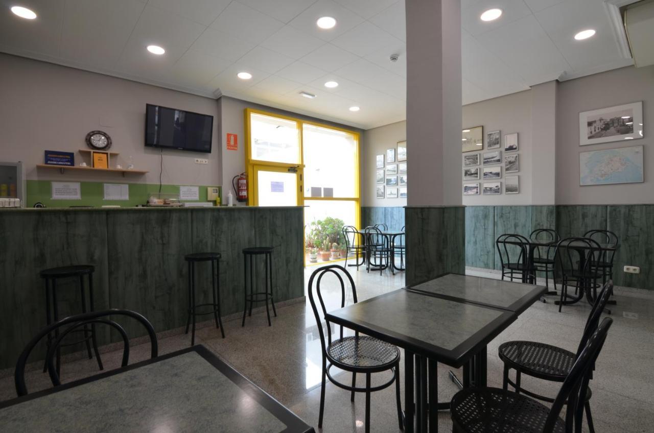 Hotel Blauet By Bossh Hotels Ел Прат де Льобрегат Екстериор снимка