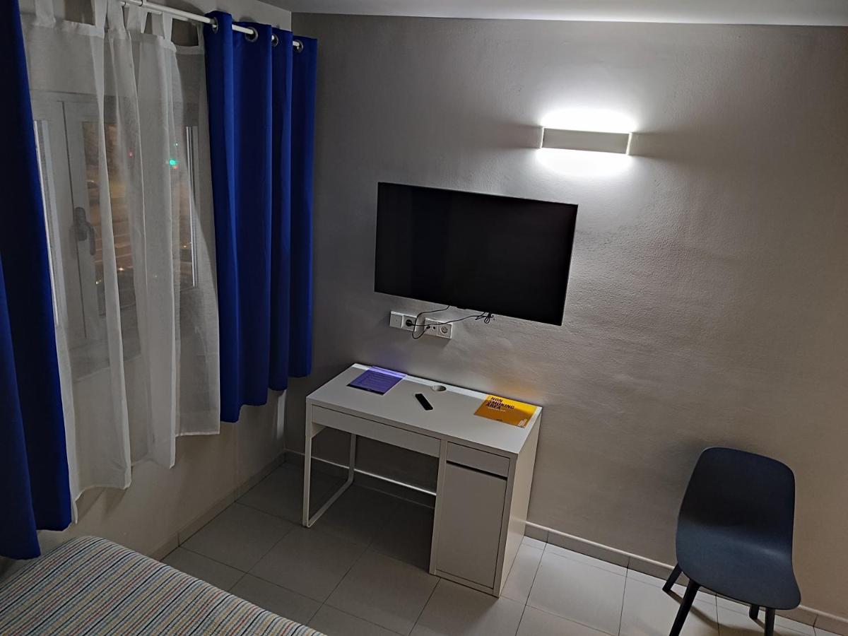Hotel Blauet By Bossh Hotels Ел Прат де Льобрегат Екстериор снимка