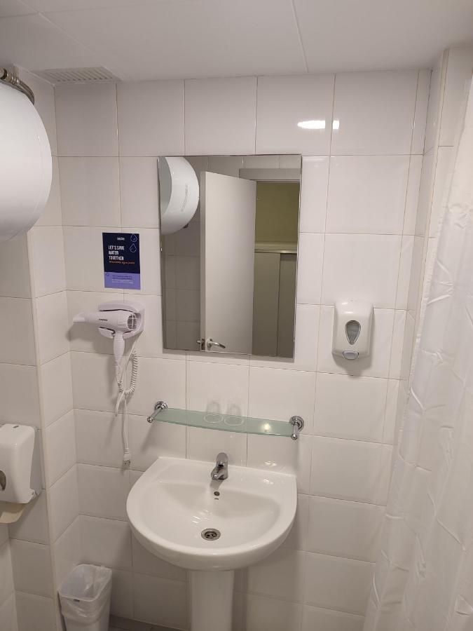 Hotel Blauet By Bossh Hotels Ел Прат де Льобрегат Екстериор снимка
