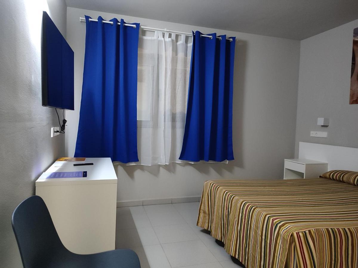 Hotel Blauet By Bossh Hotels Ел Прат де Льобрегат Екстериор снимка