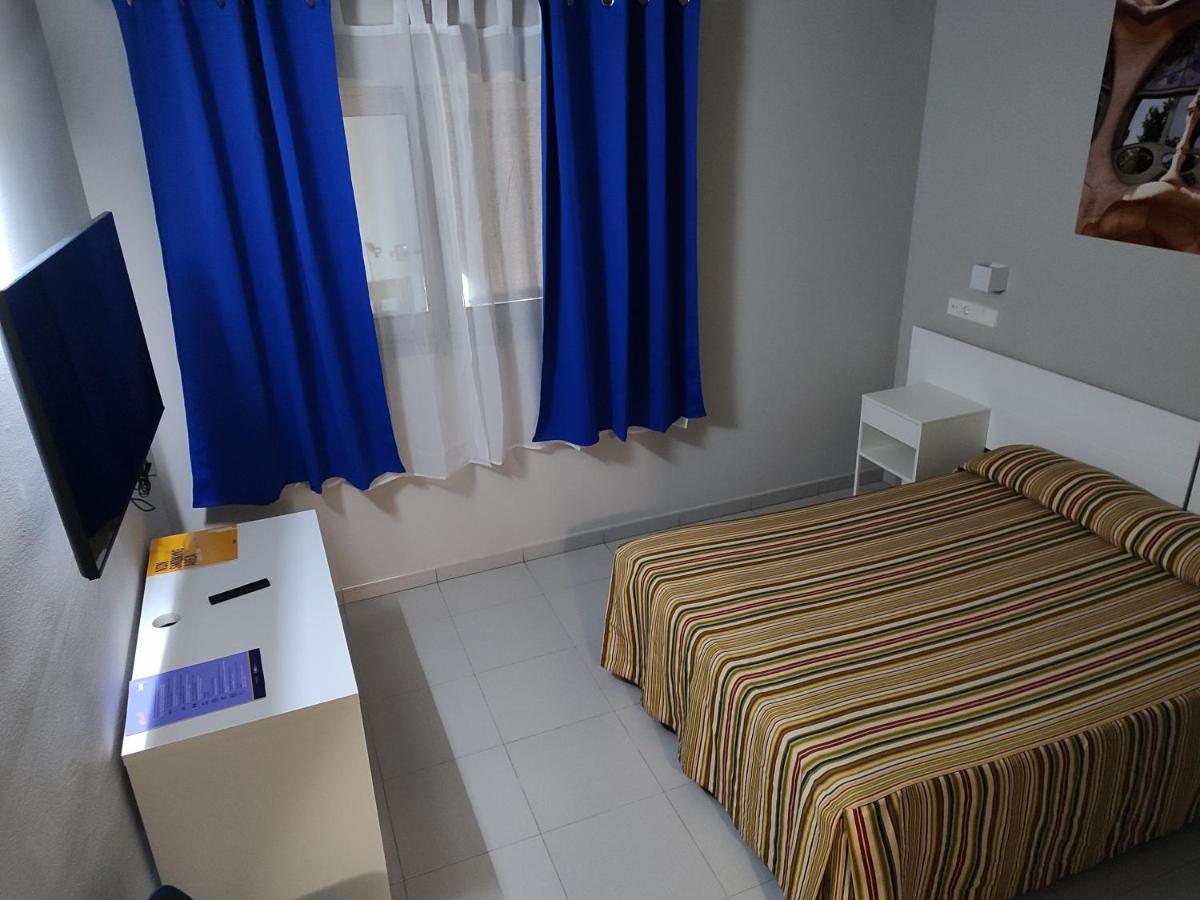 Hotel Blauet By Bossh Hotels Ел Прат де Льобрегат Екстериор снимка