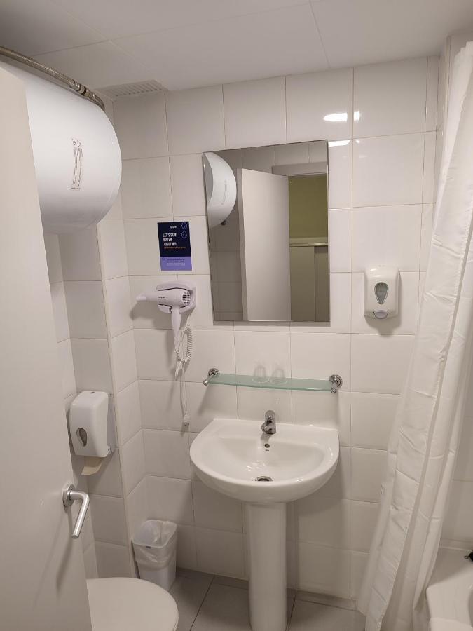 Hotel Blauet By Bossh Hotels Ел Прат де Льобрегат Екстериор снимка