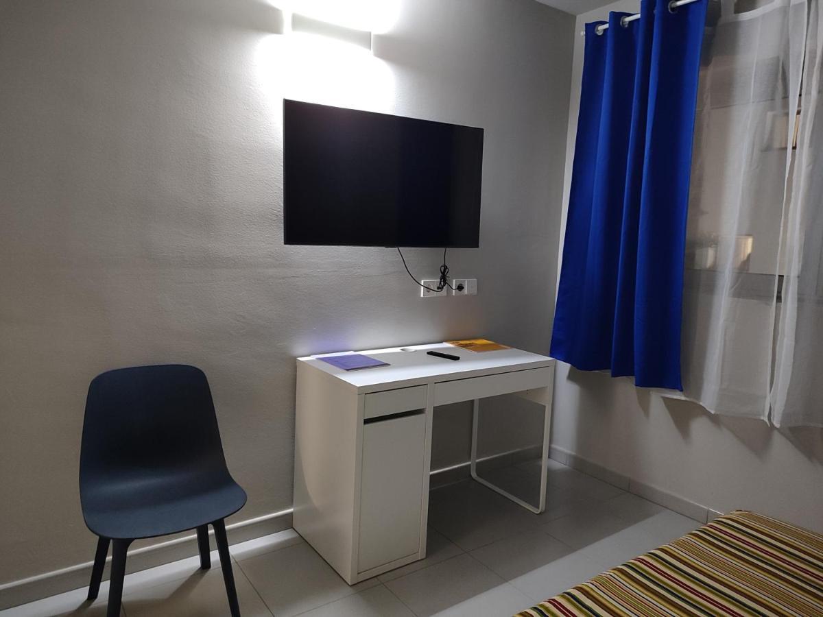 Hotel Blauet By Bossh Hotels Ел Прат де Льобрегат Екстериор снимка