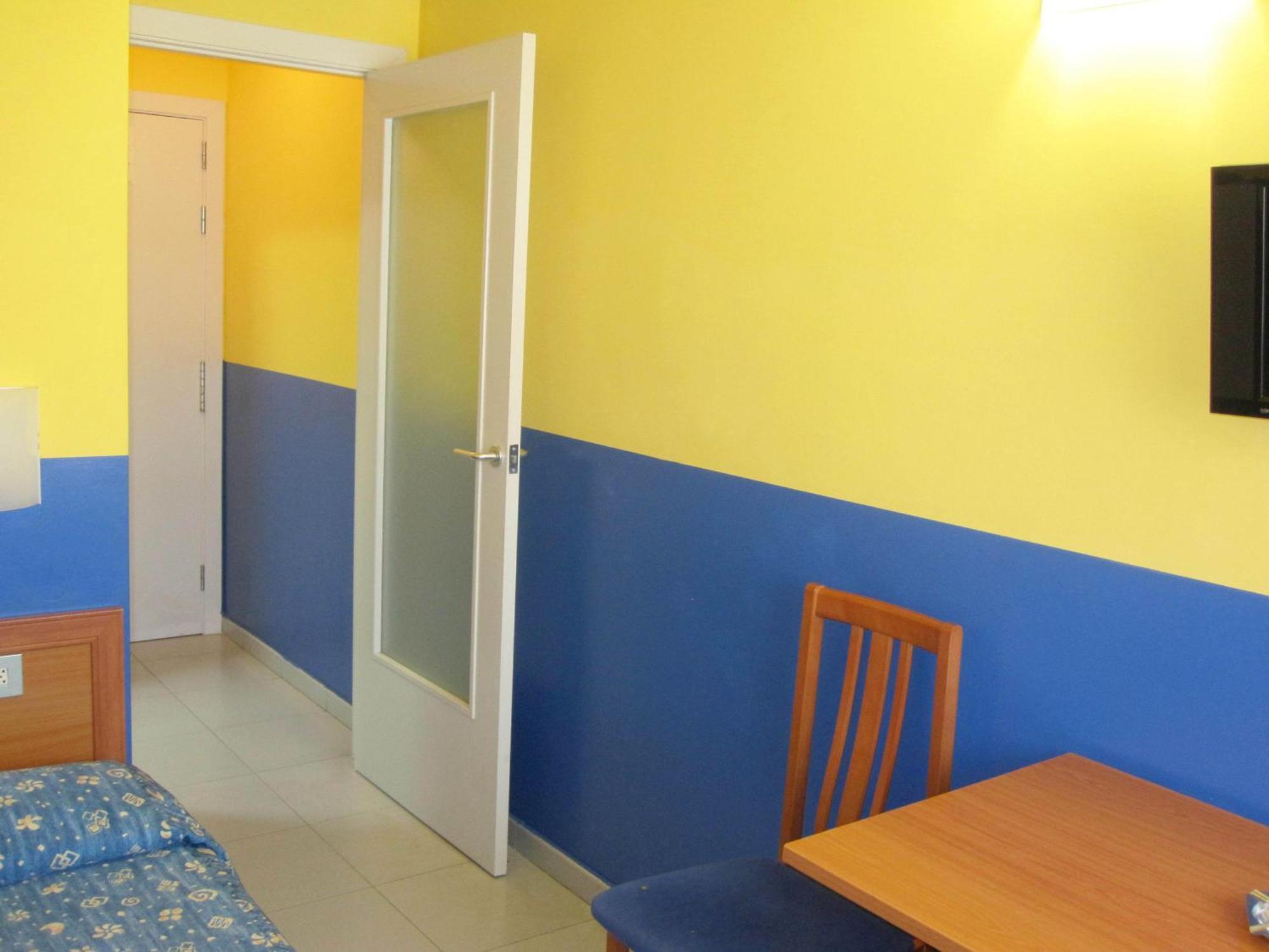 Hotel Blauet By Bossh Hotels Ел Прат де Льобрегат Екстериор снимка