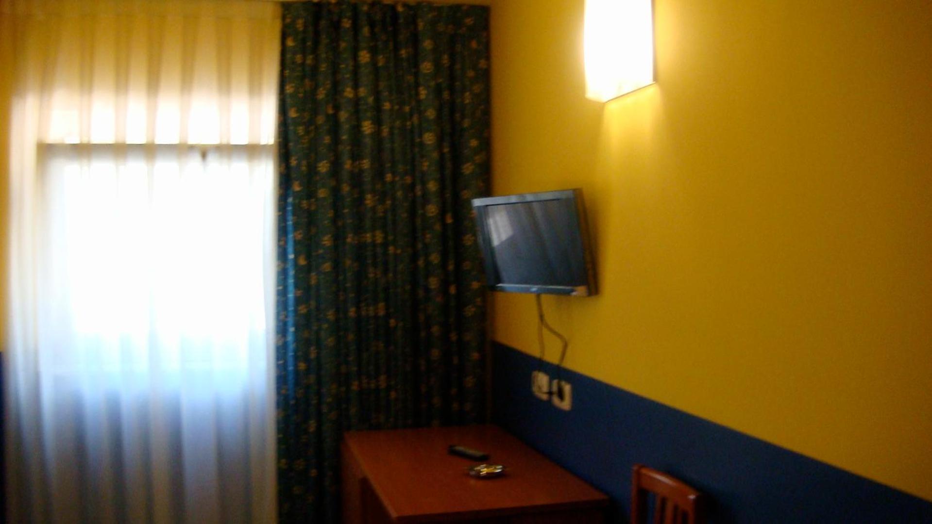 Hotel Blauet By Bossh Hotels Ел Прат де Льобрегат Екстериор снимка