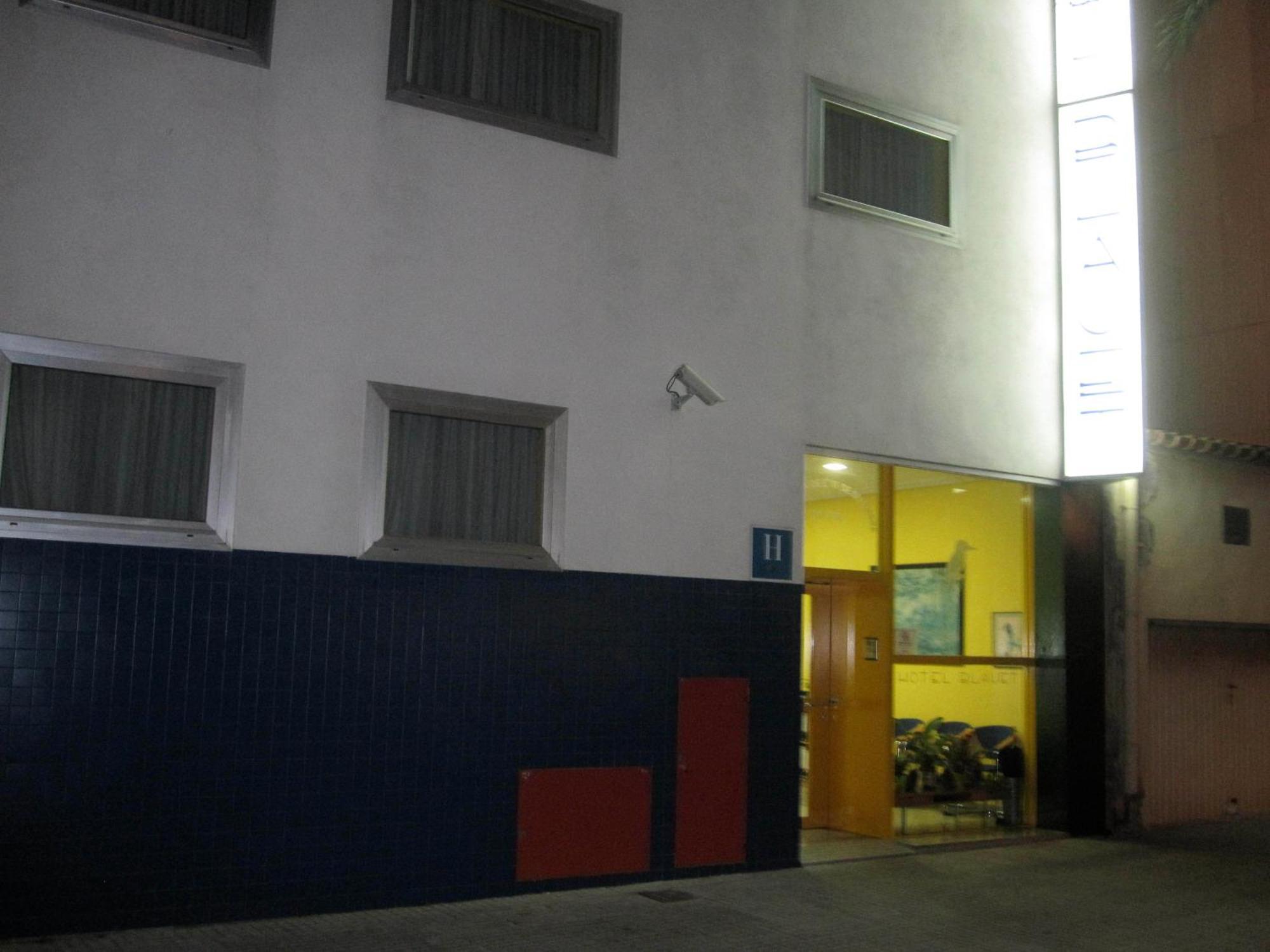 Hotel Blauet By Bossh Hotels Ел Прат де Льобрегат Екстериор снимка