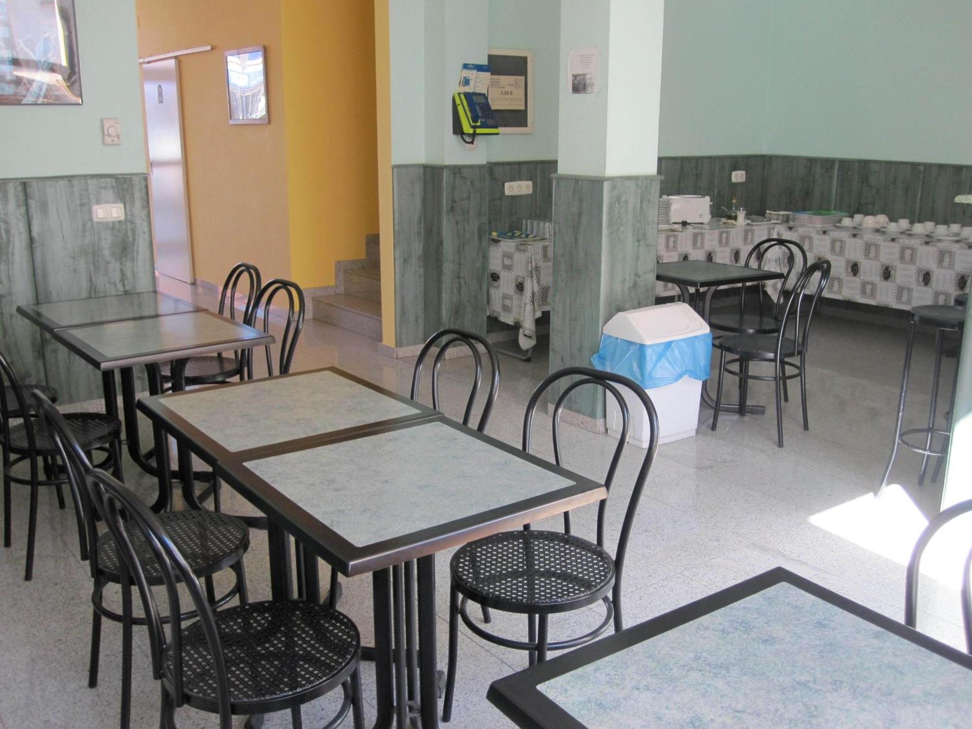 Hotel Blauet By Bossh Hotels Ел Прат де Льобрегат Екстериор снимка